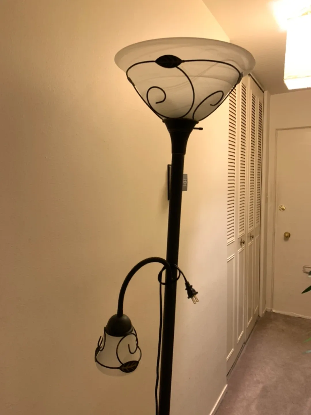 Floor Lamp with Reading Light image indicator(4)