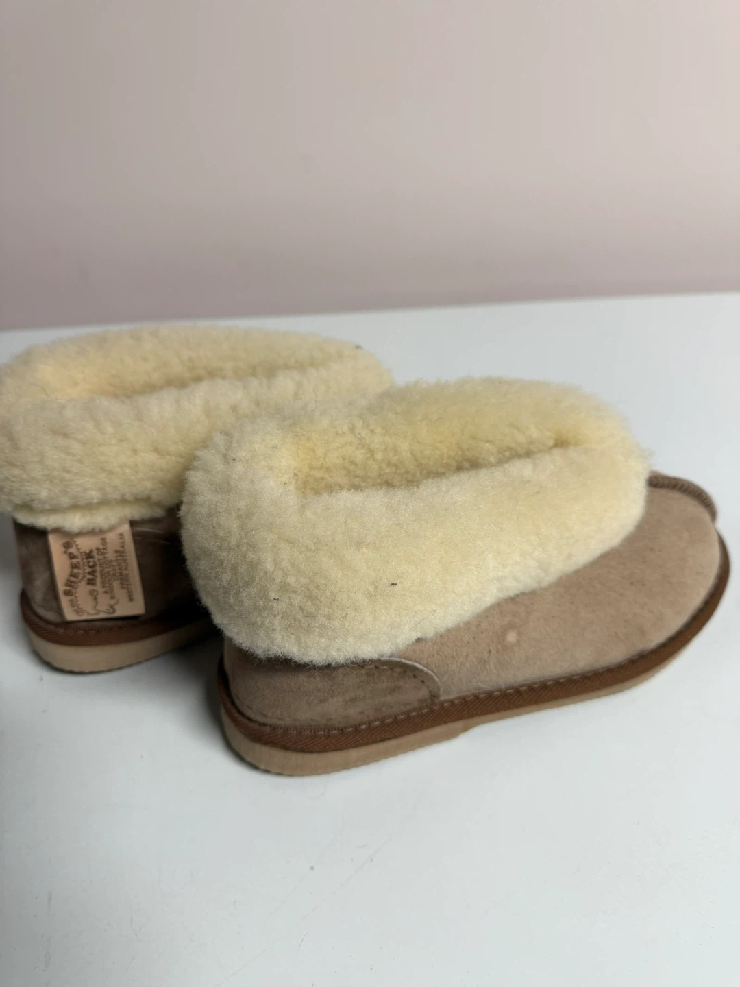 Women’s Australian Sheepskin Slippers - Size 5 - photo 2