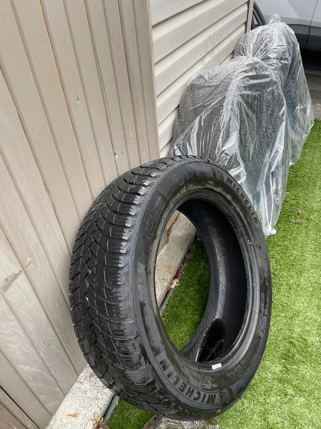 Michelin X-Ice 235/60R18 Winter Tires - photo 2