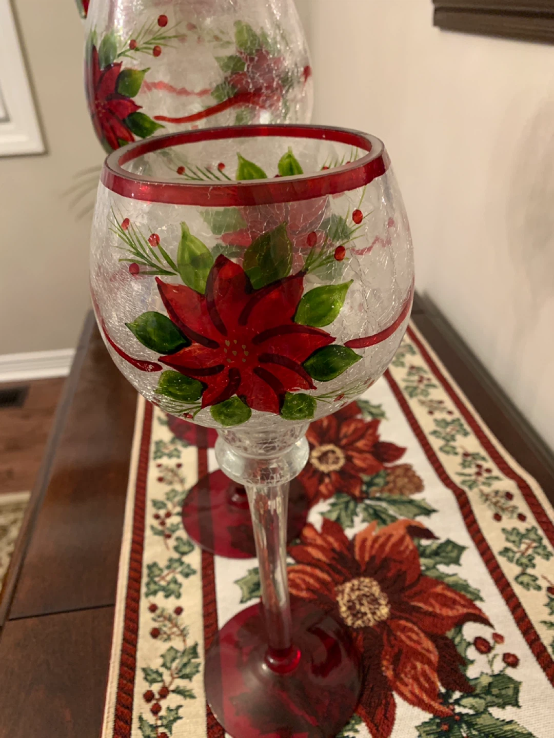 Poinsettia Stemmed candleSet of 3)