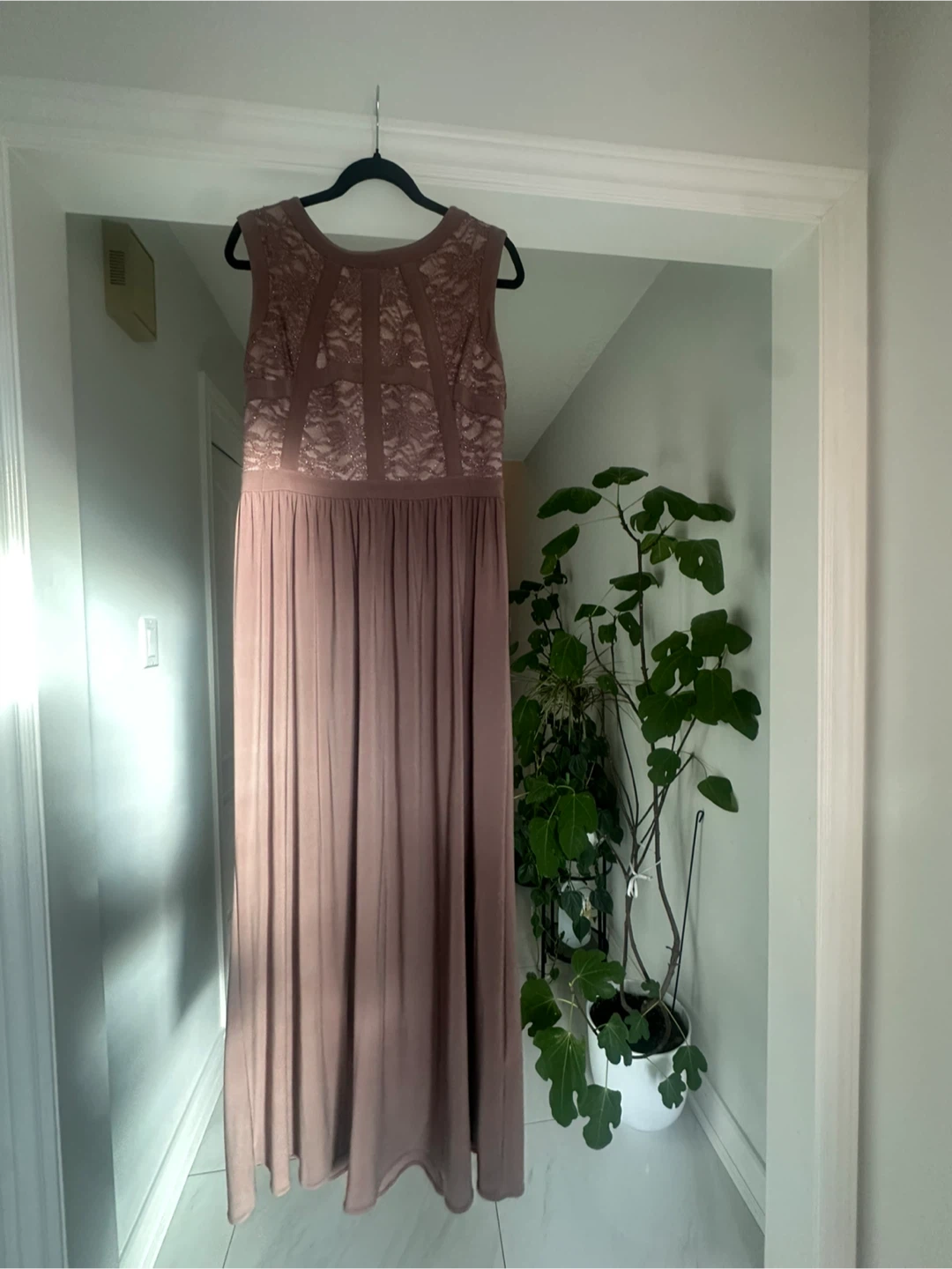 Elegant Maxi Dress - Size 14 - photo 2