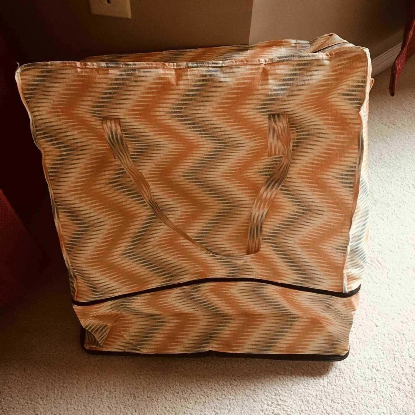 Brand new huge expandable travel or Shopping Bag - photo 2