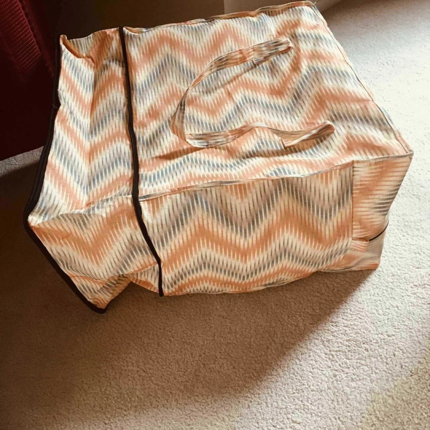 Brand new huge expandable travel or Shopping Bag