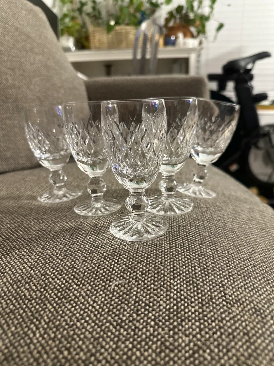 Set of 5 Crystal Cordial Glasses image indicator(2)