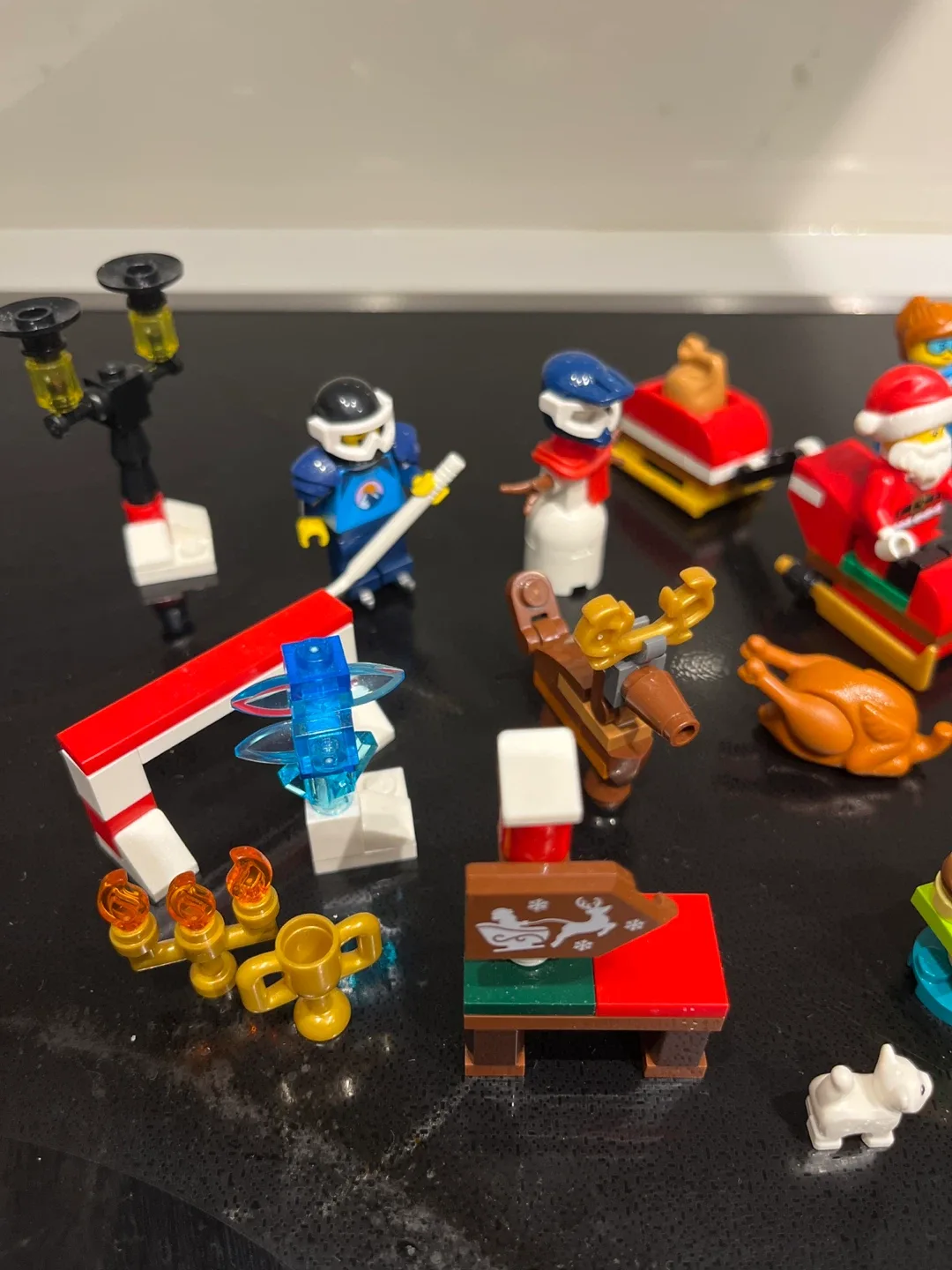 Lego Christmas Minifigures image indicator(3)