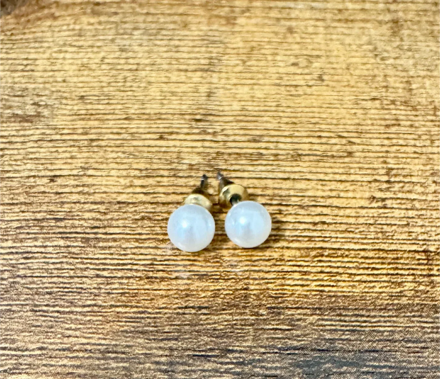 Pearl Earrings image indicator(2)