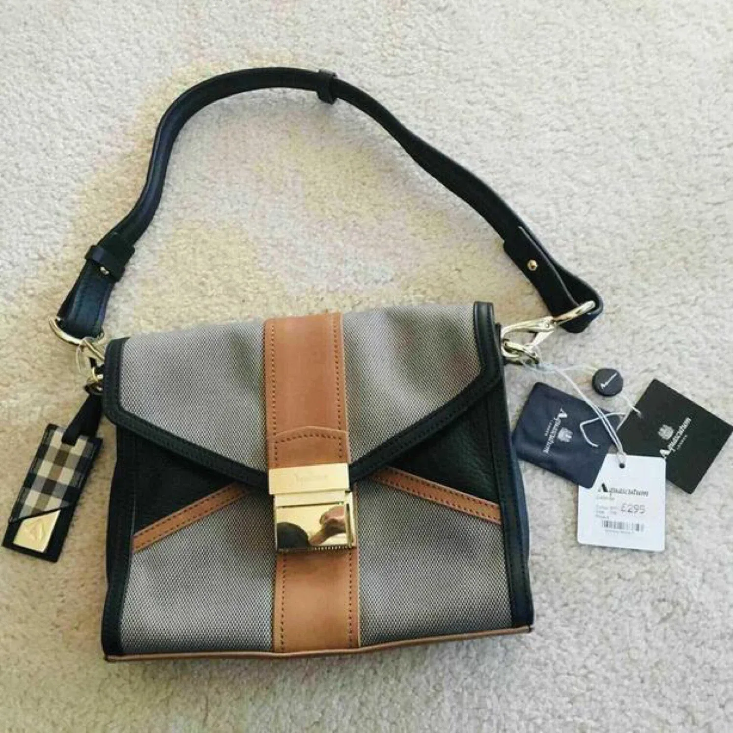 BNWT Aquascutum England Handbag: $500 cost image indicator(2)