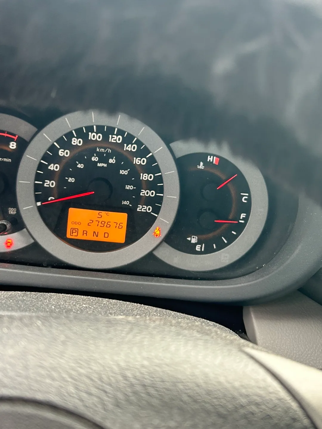 Toyota RAV4 - Black SUV image indicator(10)