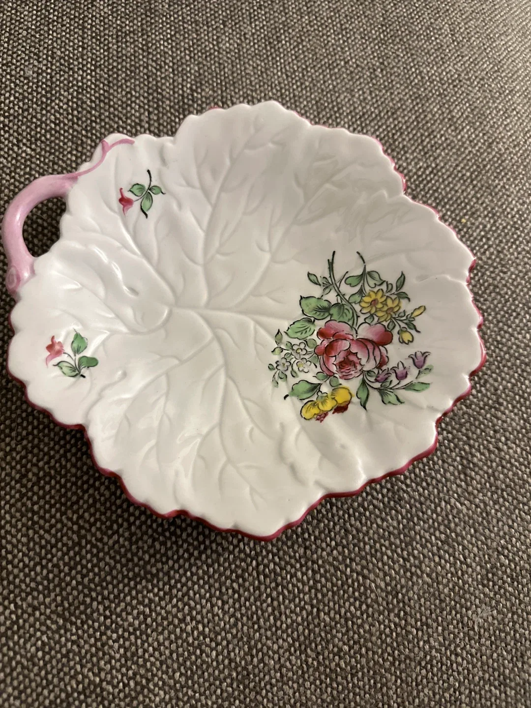 K&C Lunéville France Leaf Dish