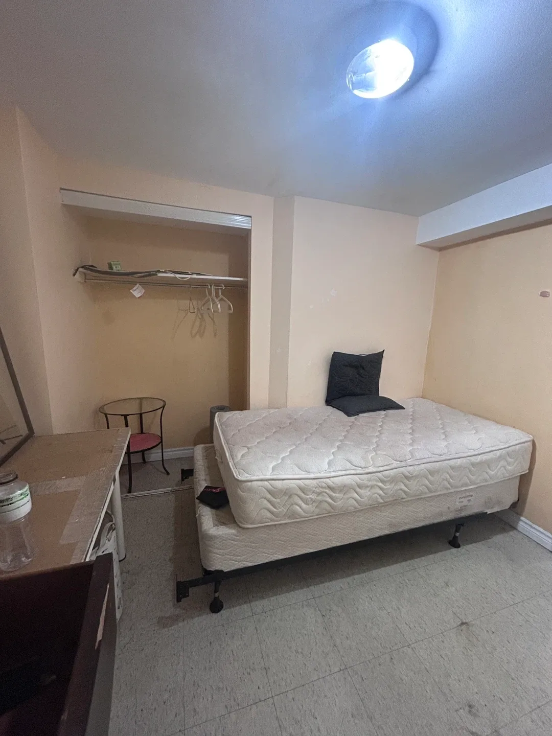 Basement Room for Rent- DEC 1st- Queen and Spadina