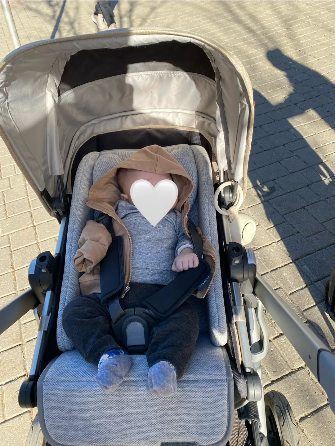 UPPAbaby Infant SnugSeat - Like New! image indicator(3)