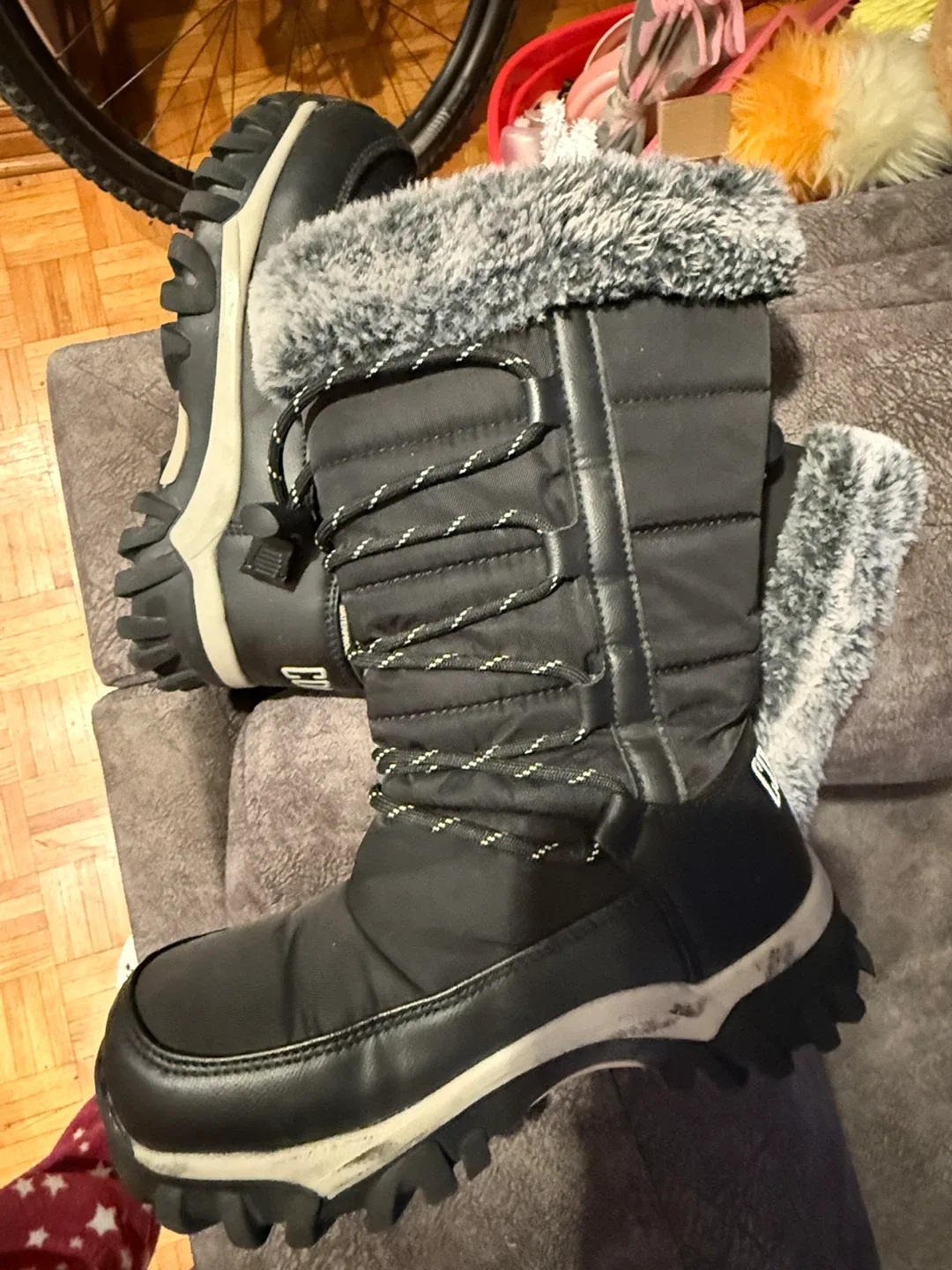 Black Winter Boots with Faux Fur Trim