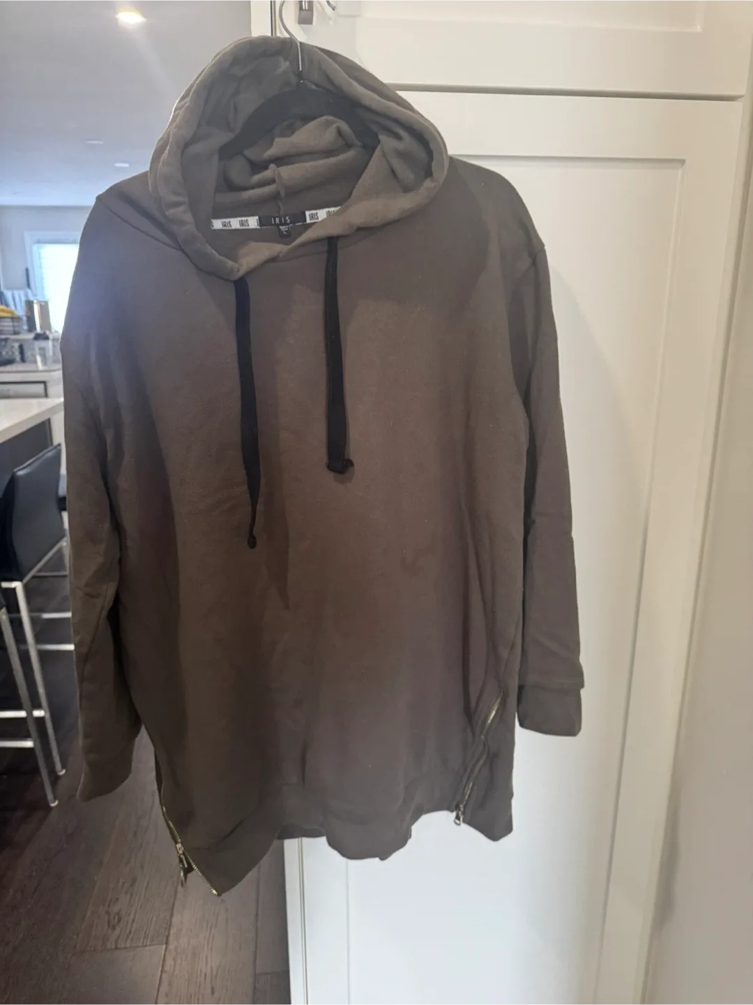 IRIS Olive Green Hoodie - Size L image indicator(2)