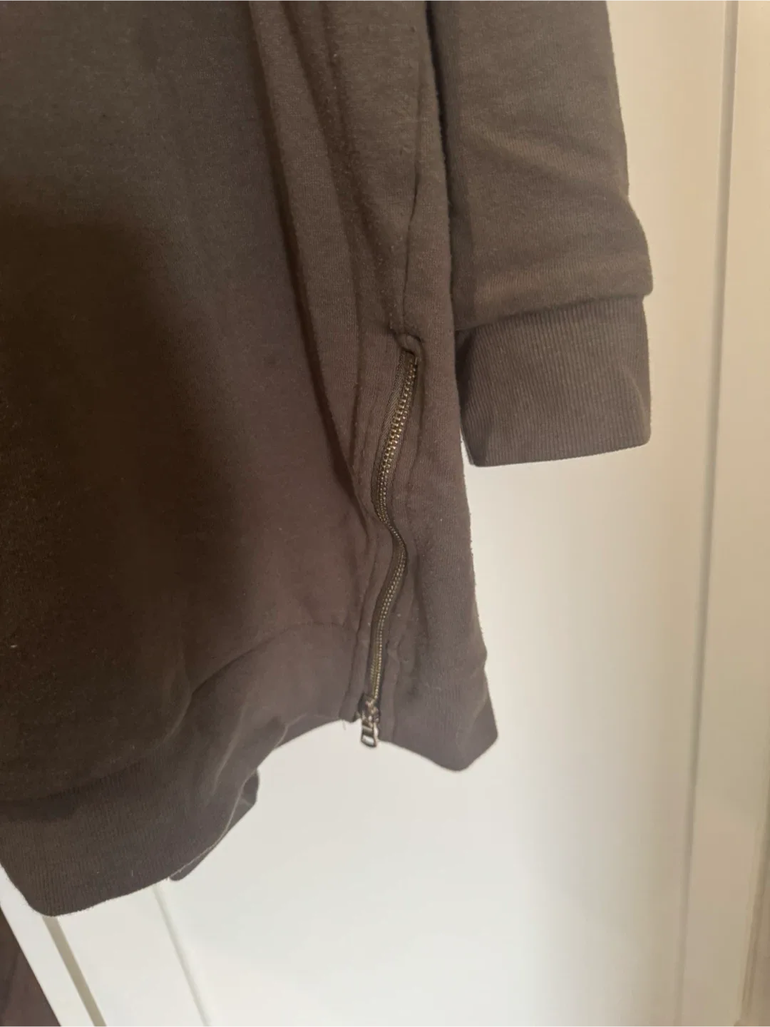 IRIS Olive Green Hoodie - Size L image indicator(5)