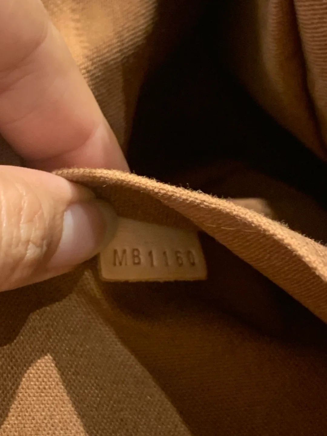 🔥Authentic Louis Vuitton Tivoli GM Shoulder Bag 🔥 image indicator(5)