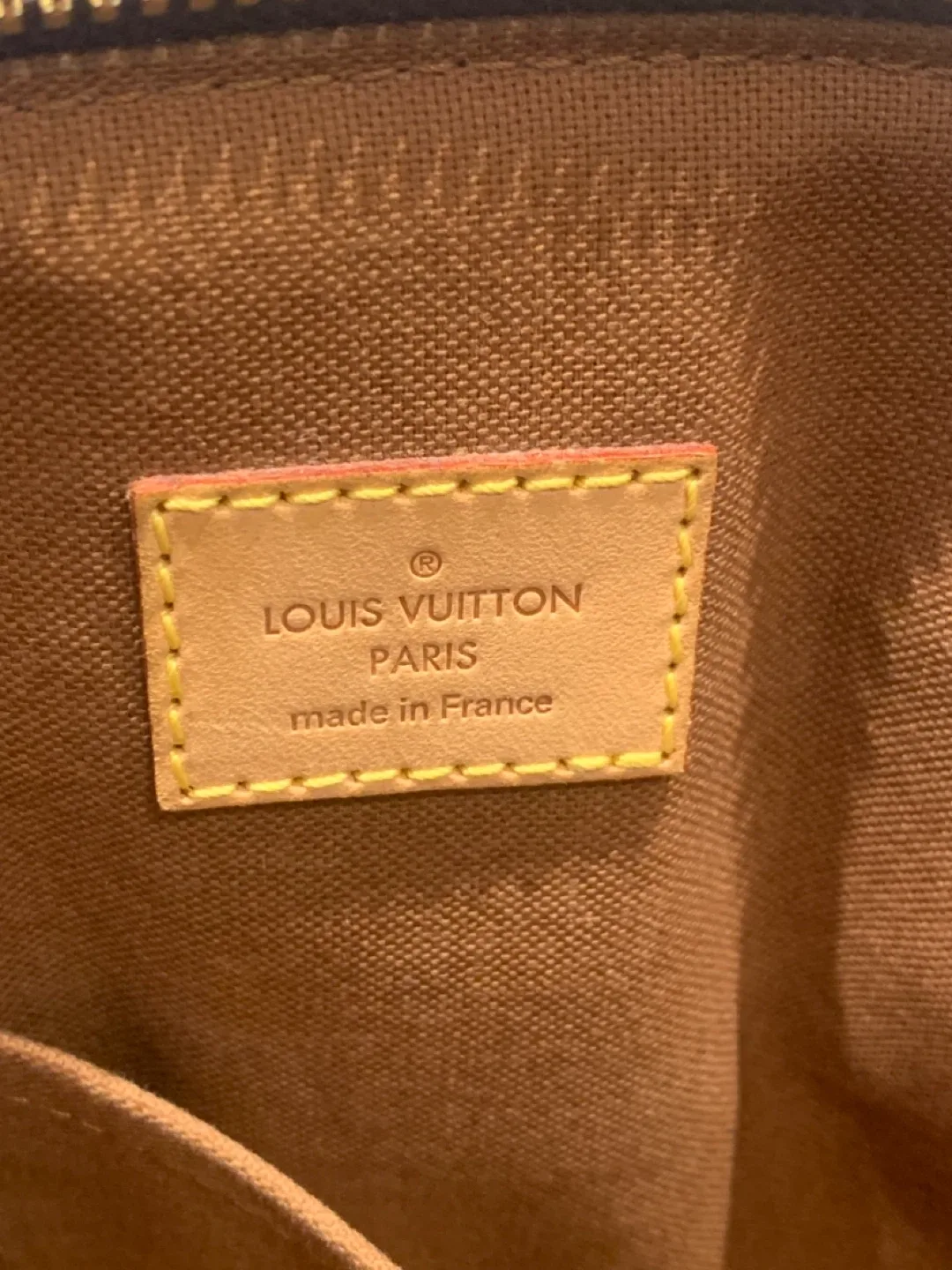 🔥Authentic Louis Vuitton Tivoli GM Shoulder Bag 🔥 image indicator(4)