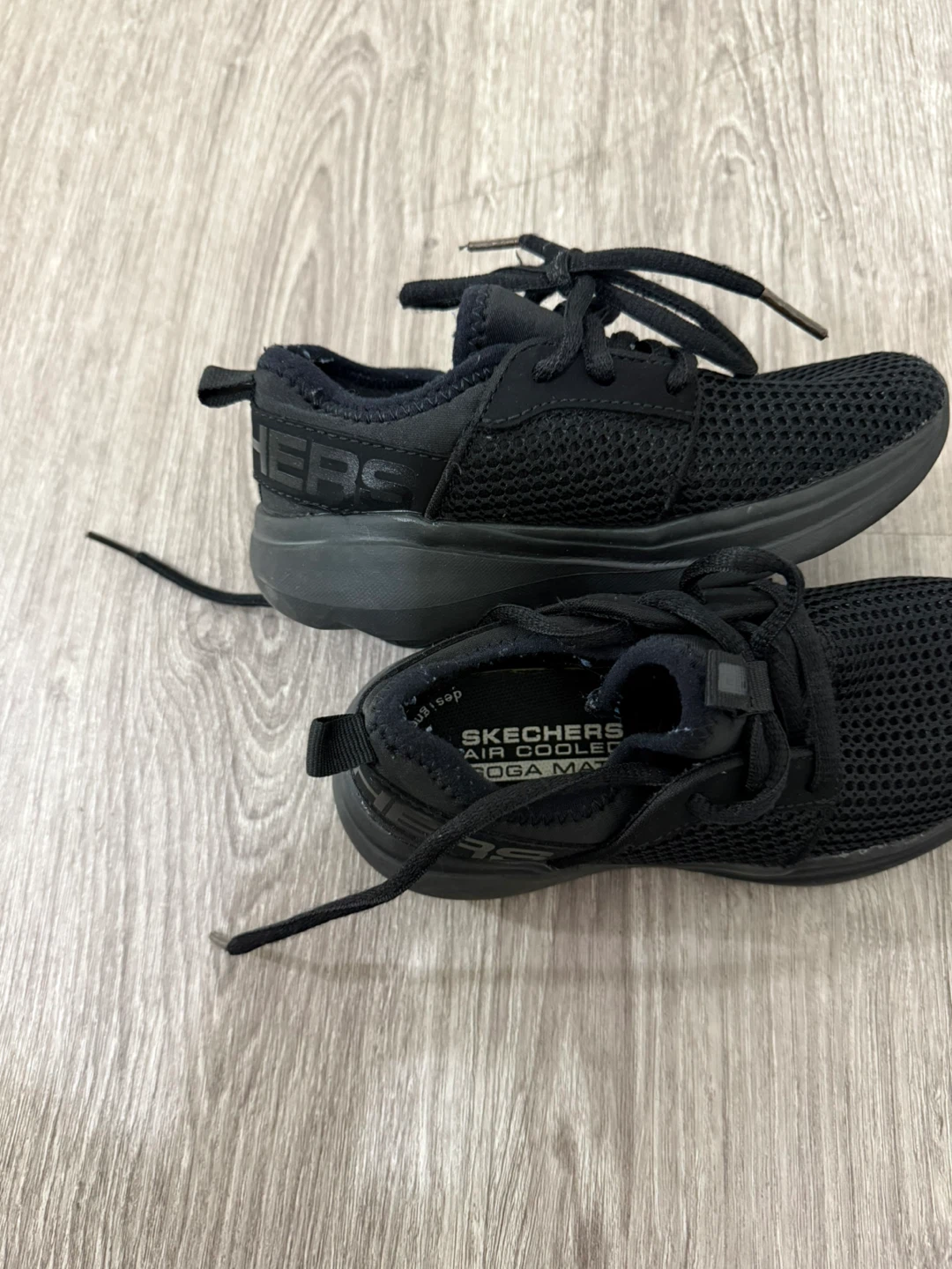 Skechers Air Cooled Goga Mat Black Shoes - Size 11 - photo 2