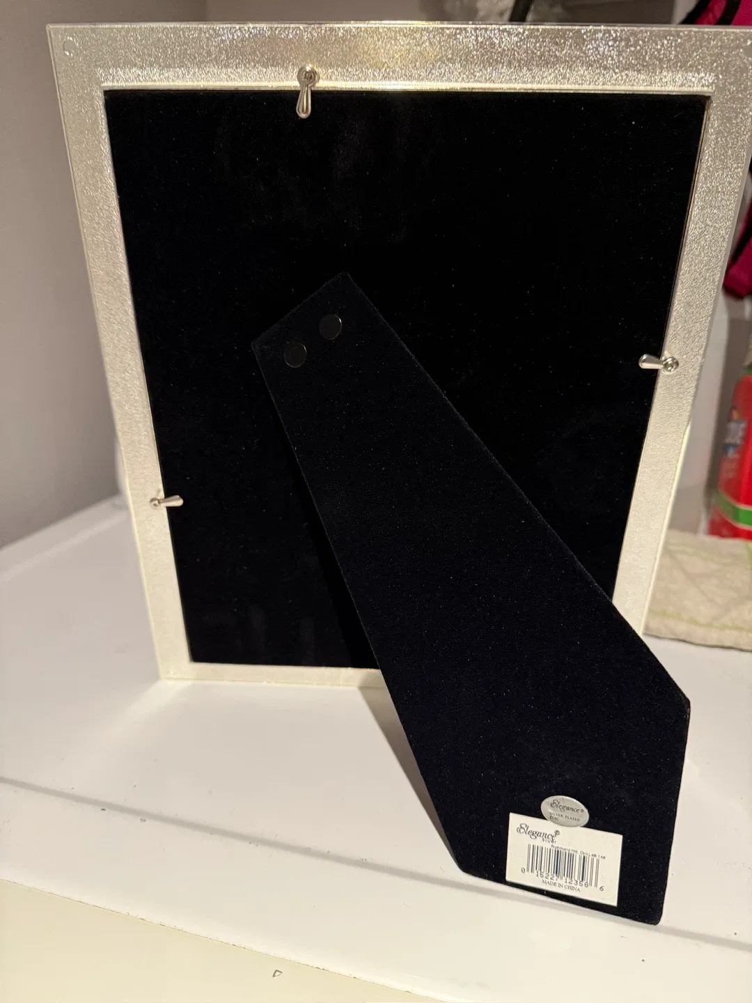 Elegance Pearl-Trimmed Photo Frame (8x10) image indicator(2)