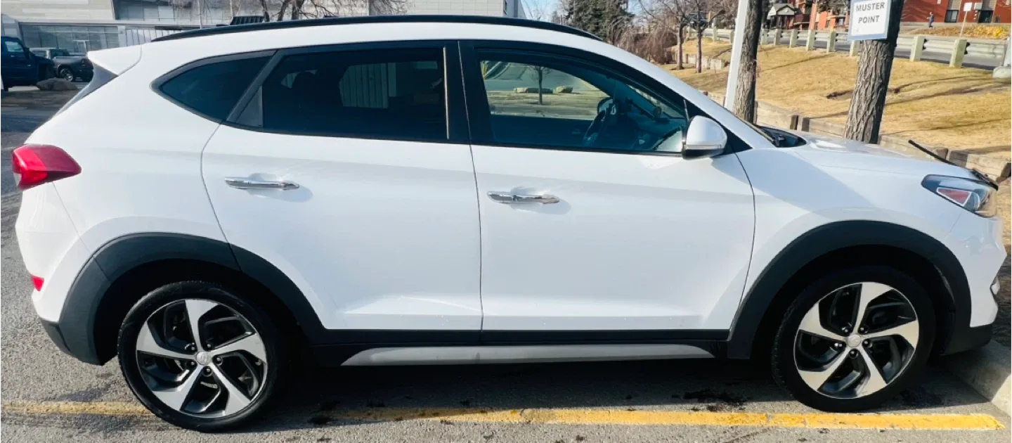 Hyundai Tucson 1.6T SUV with low mileage,Active status image indicator(2)