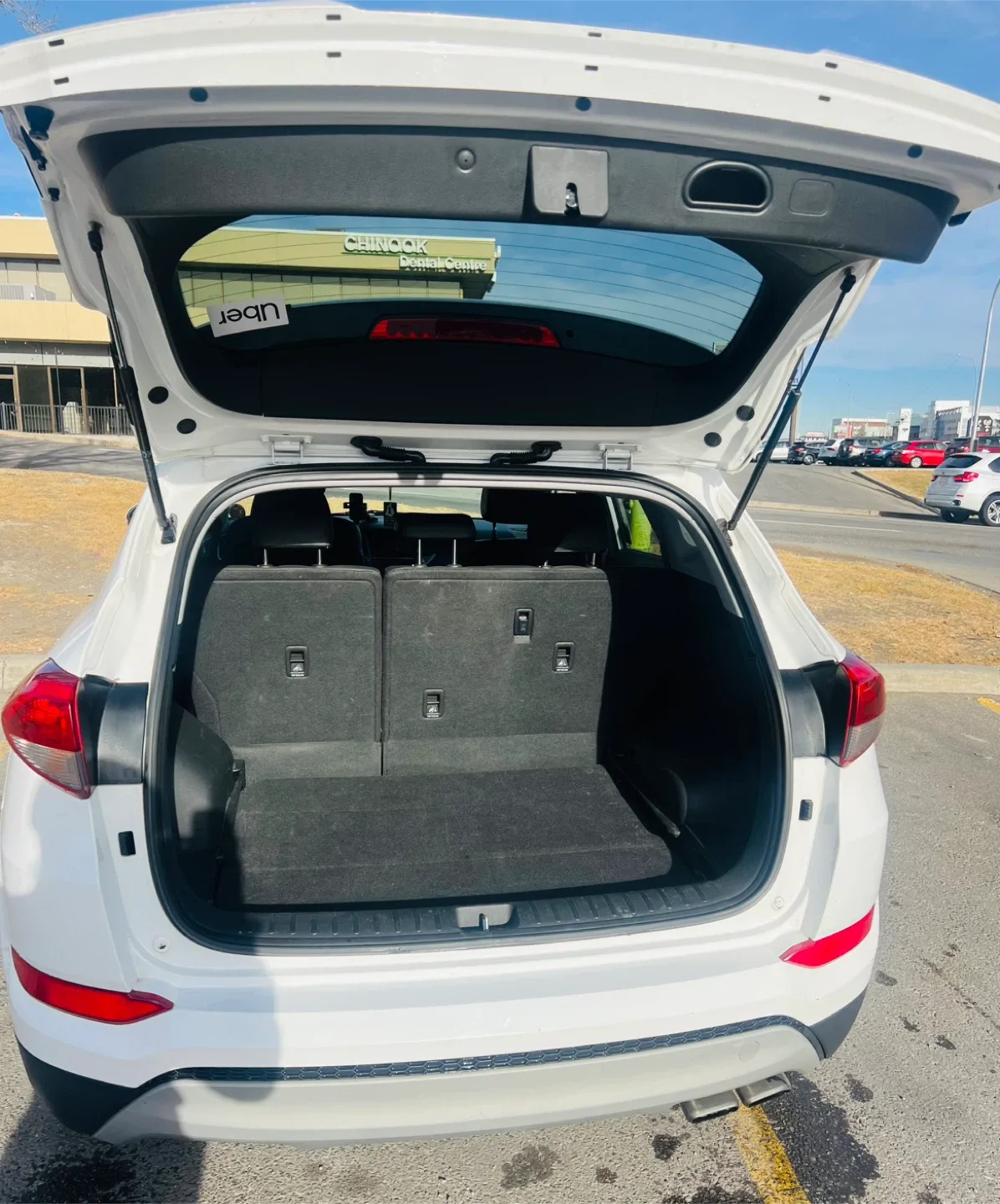 Hyundai Tucson 1.6T SUV with low mileage,Active status image indicator(5)