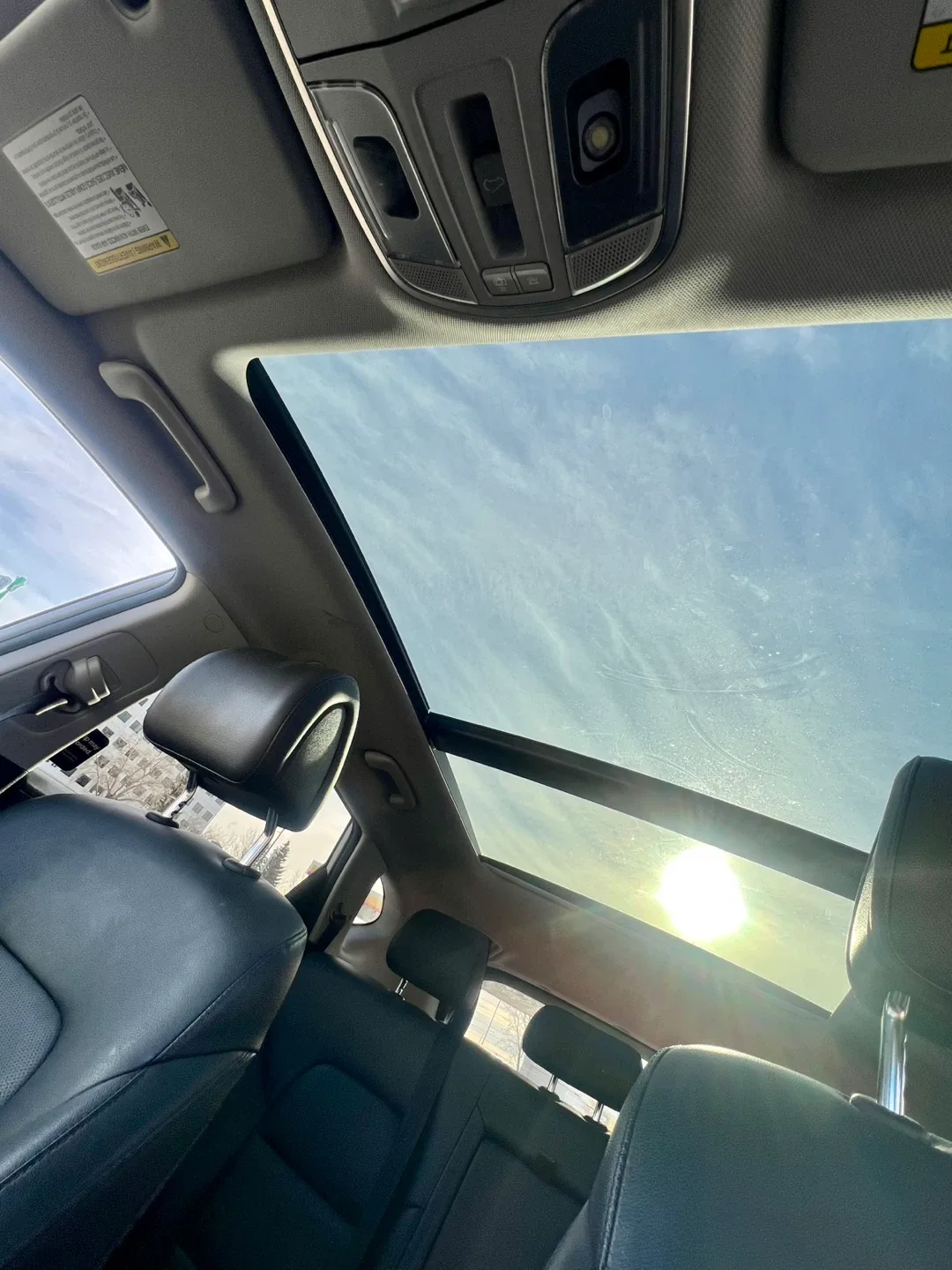 Hyundai Tucson 1.6T SUV with low mileage,Active status image indicator(9)