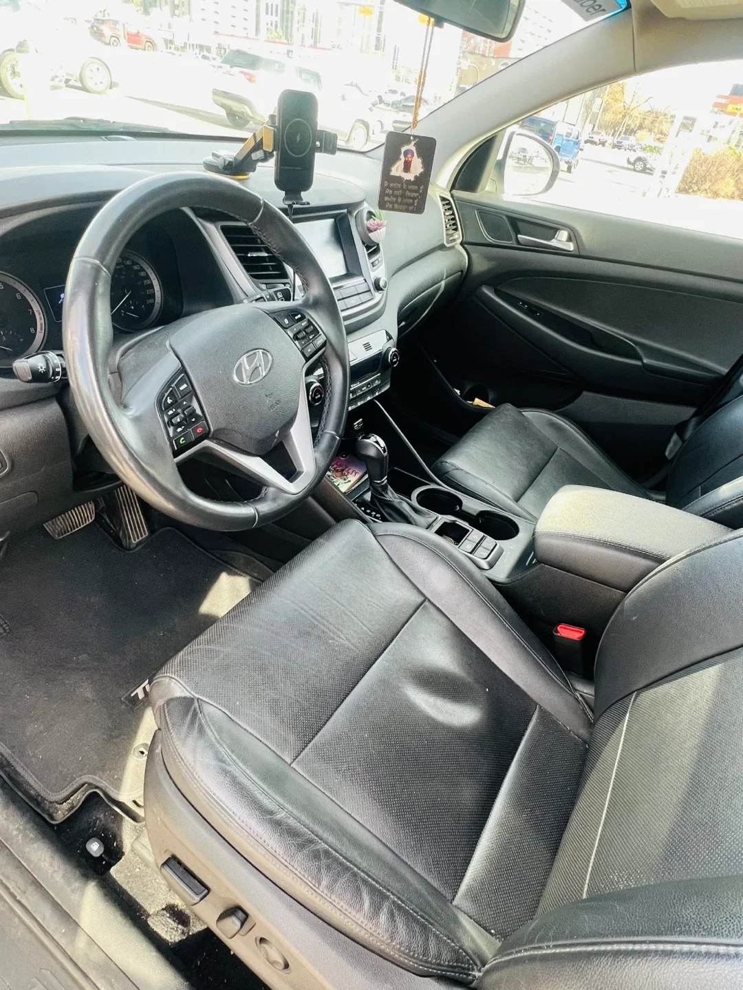 Hyundai Tucson 1.6T SUV with low mileage,Active status image indicator(7)