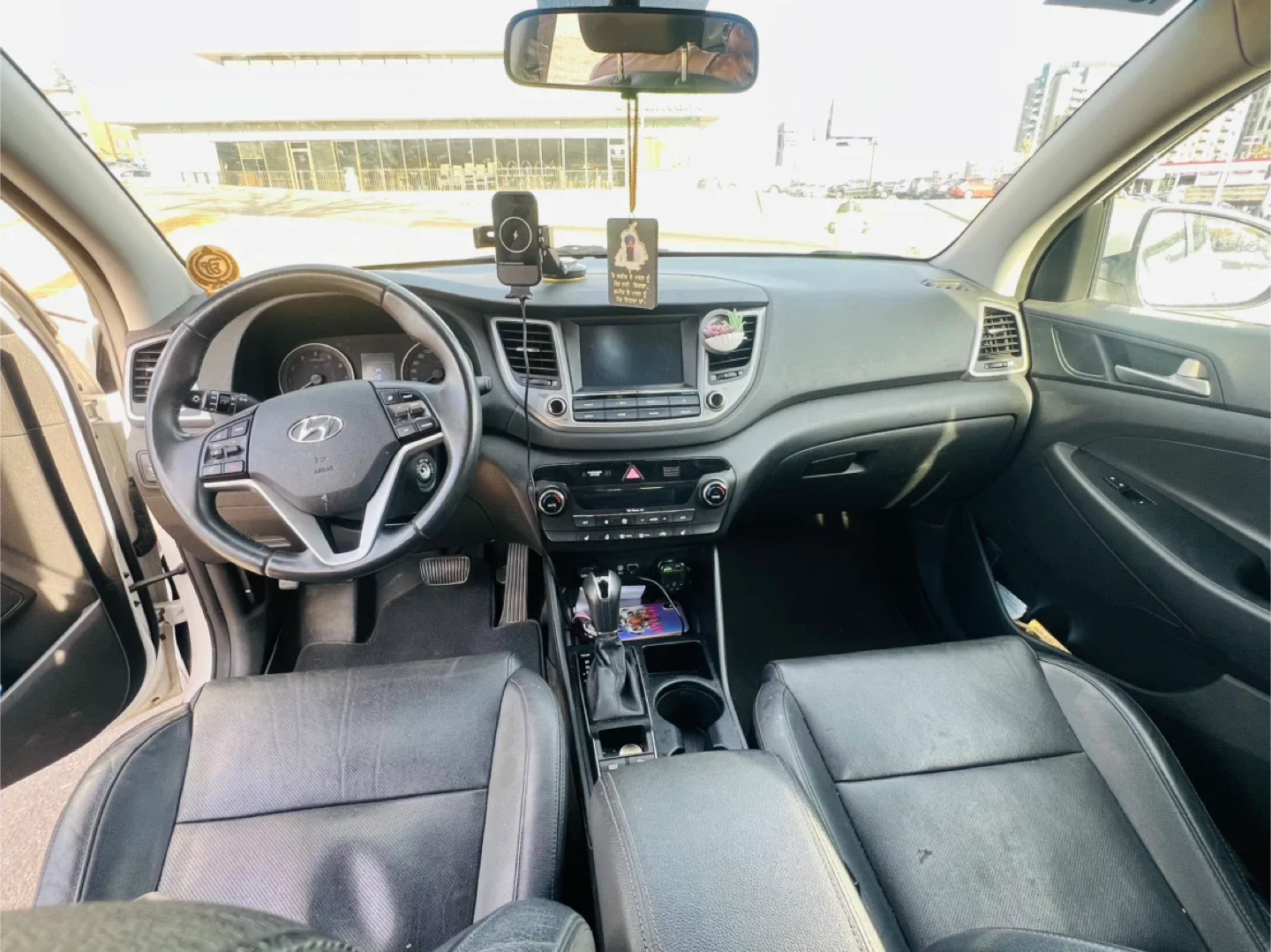 Hyundai Tucson 1.6T SUV with low mileage,Active status image indicator(8)