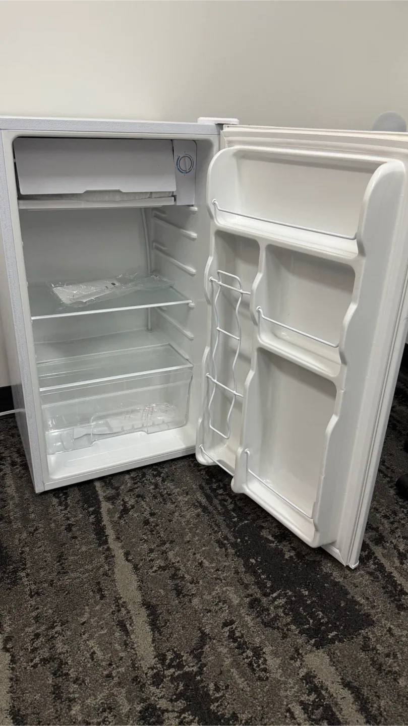 Bangson White Mini Fridge image indicator(2)