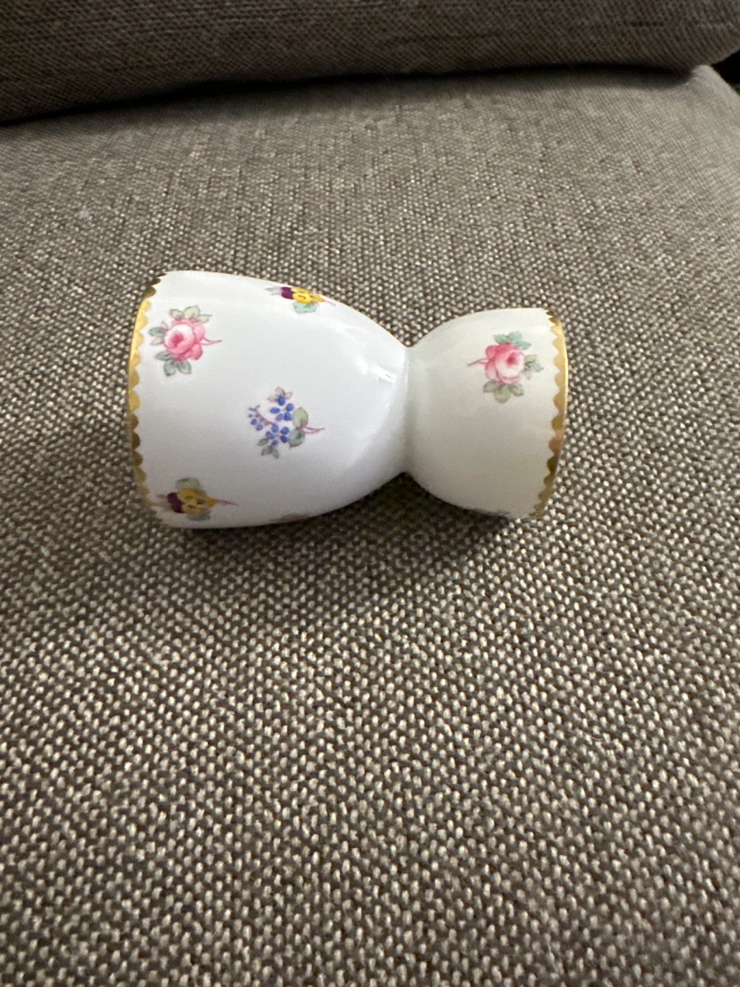 Vintage Egg Cup with Floral Design - photo 2