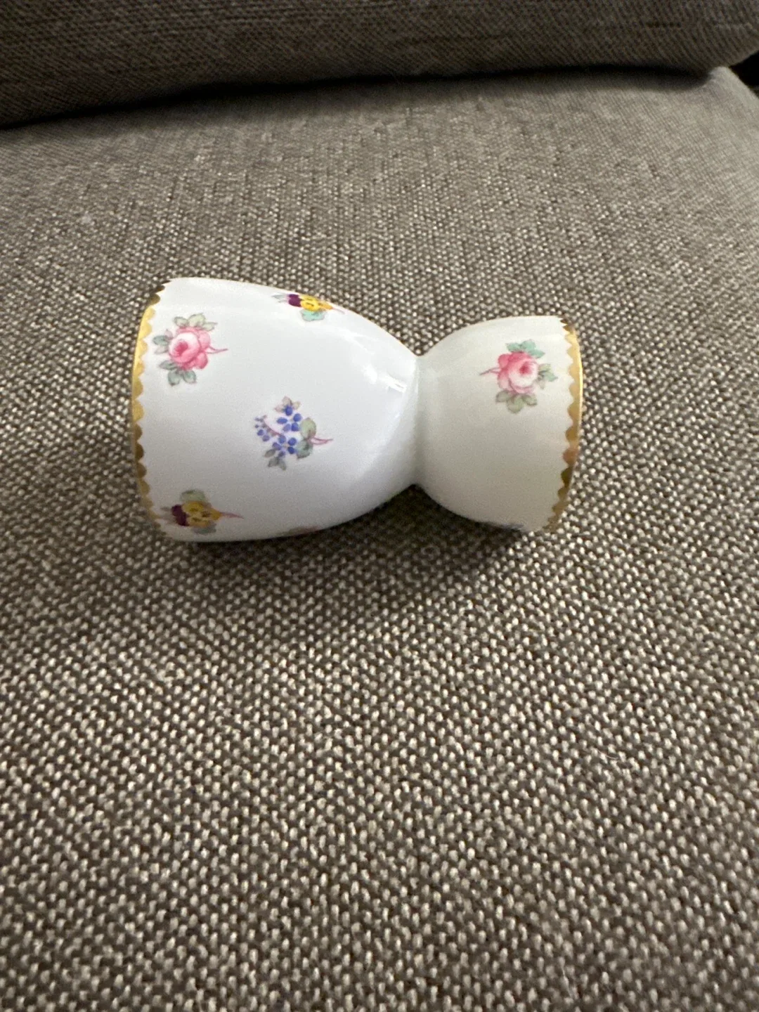 Vintage Egg Cup with Floral Design image indicator(2)