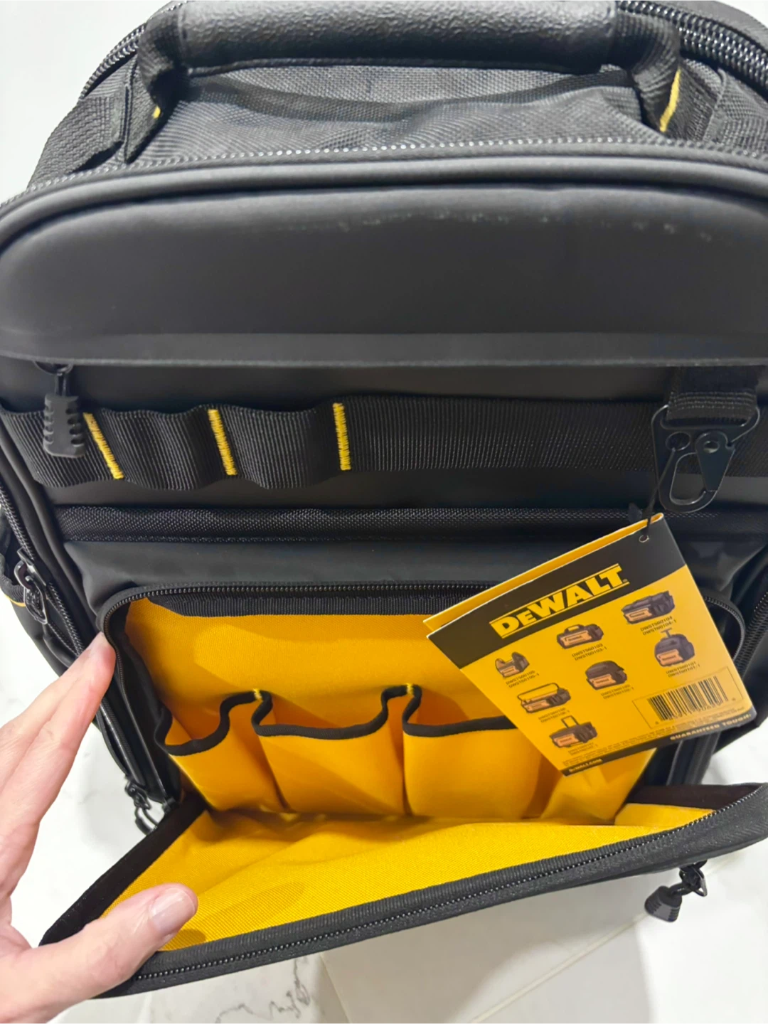 Dewalt Pro Backpack Water-Resistant, Compartments NEW WITH TAGS - photo 3