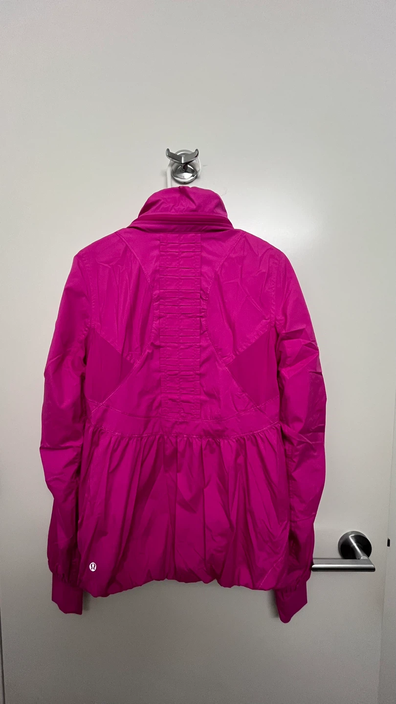 Lululemon Run: Hustle Jacket - Size 6 - photo 2