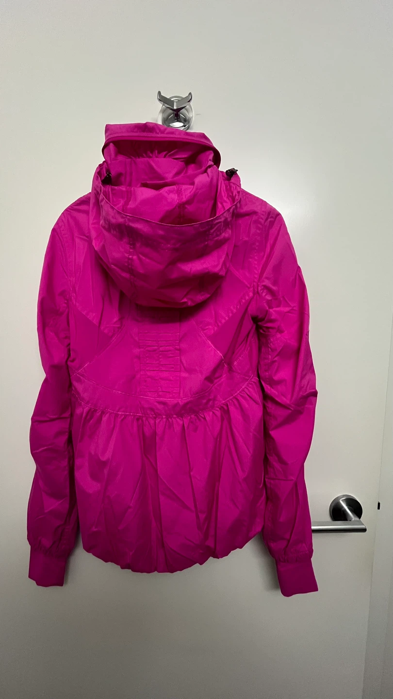 Lululemon Run: Hustle Jacket - Size 6 - photo 3
