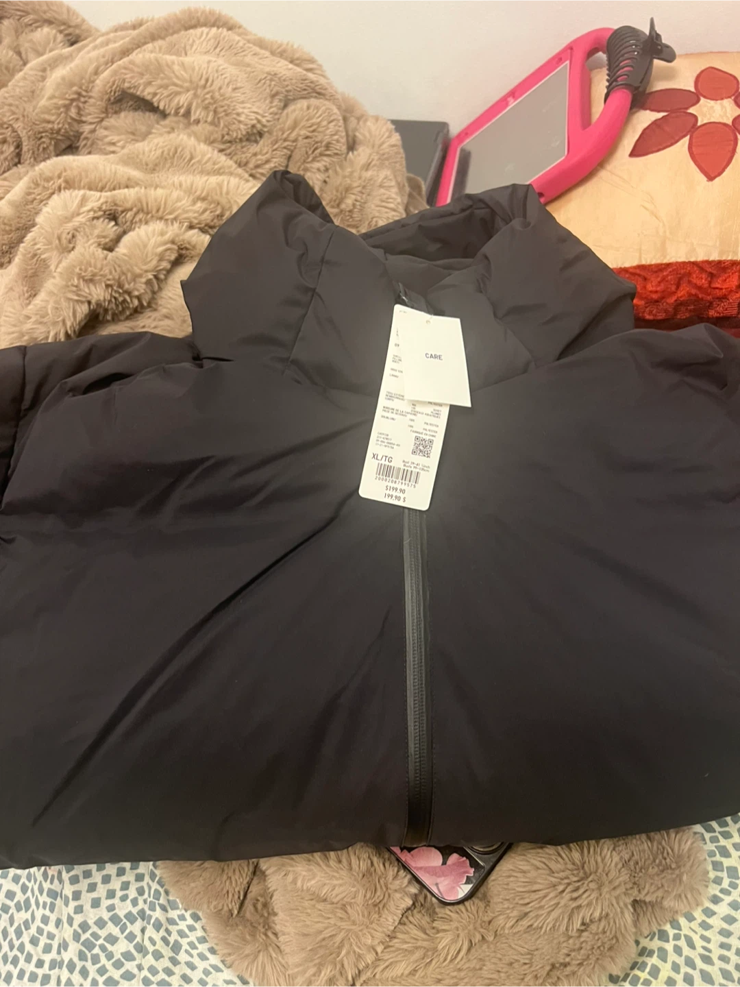 Uniqlo XL Black Puffer Jacket - photo 2