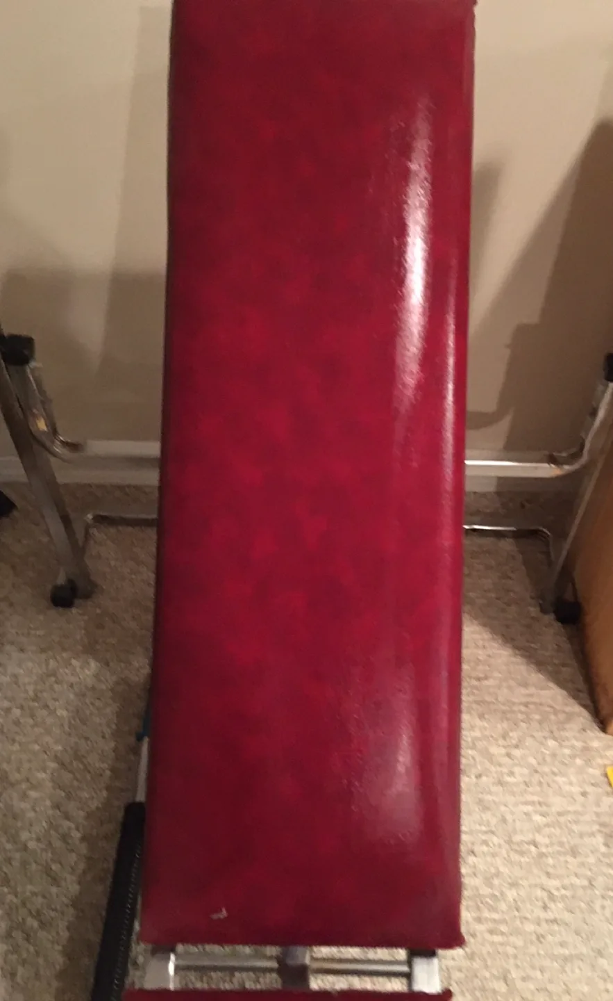 Red Weight Bench image indicator(3)