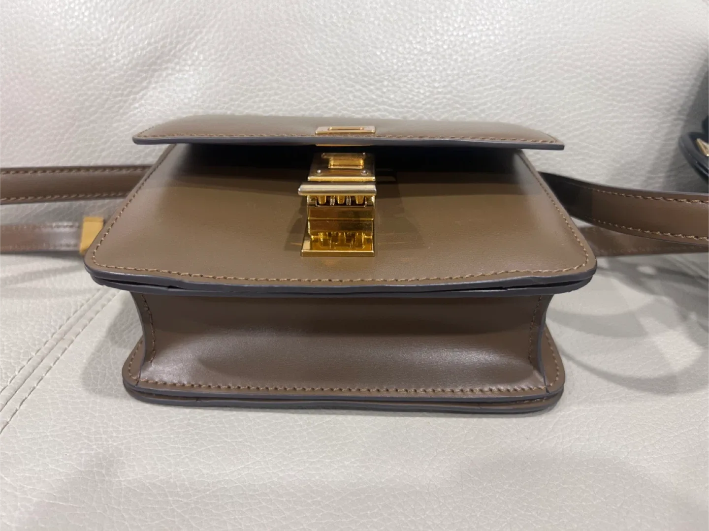 Celine brown Leather Shoulder Bag image indicator(5)