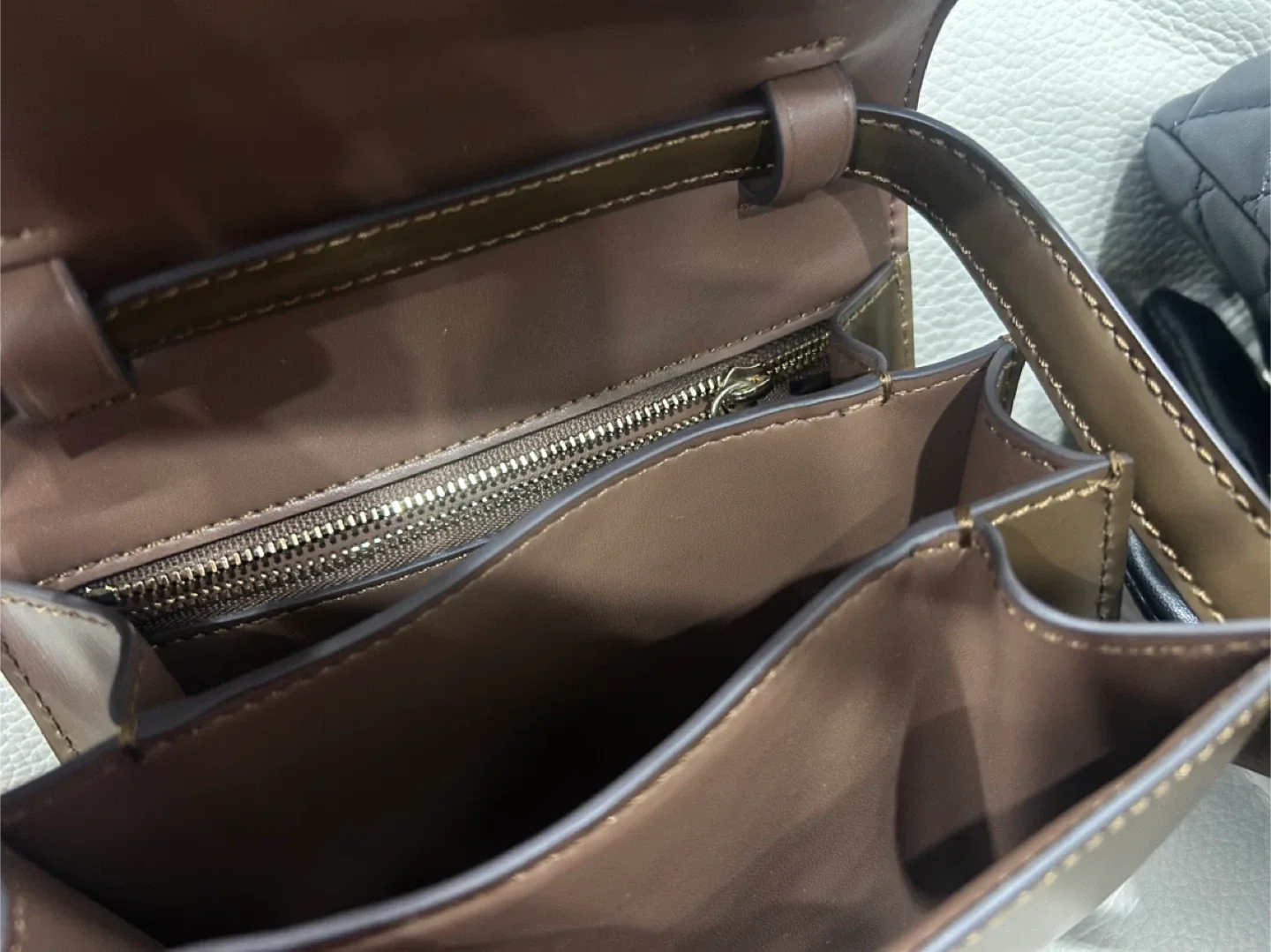 Celine brown Leather Shoulder Bag image indicator(8)