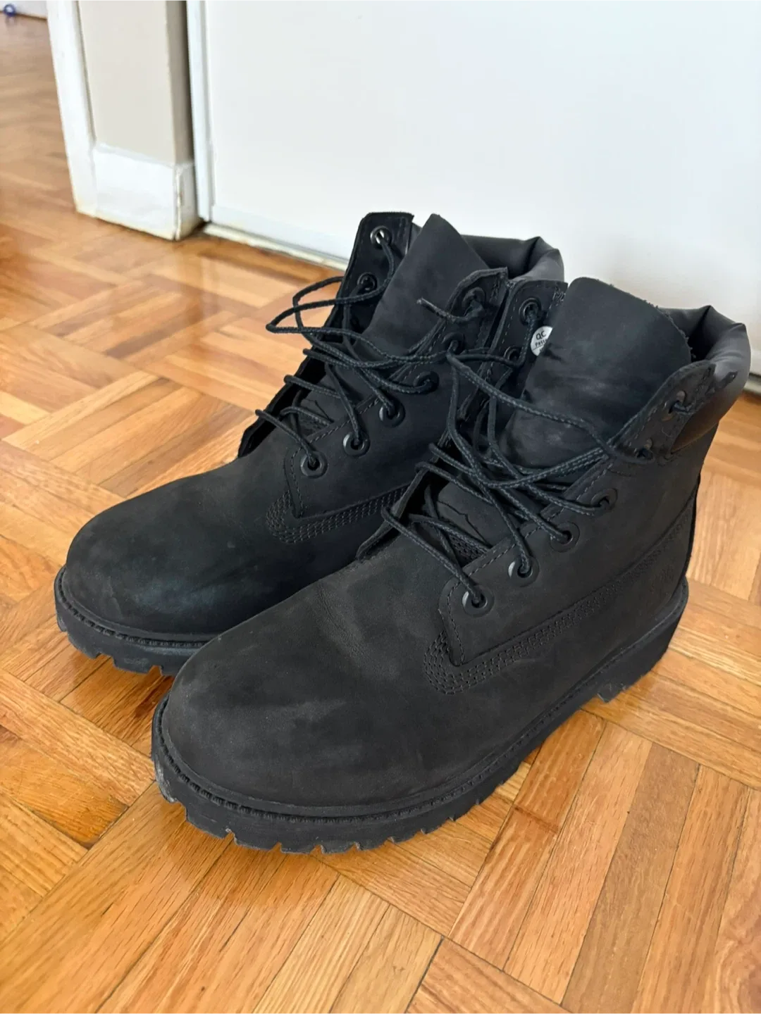 Women’s Size 6 US Shoes - Must go ASAP image indicator(3)