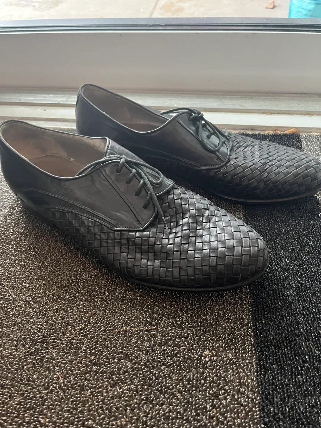 Men's Black Woven Leather Dress Shoes - Size 10
