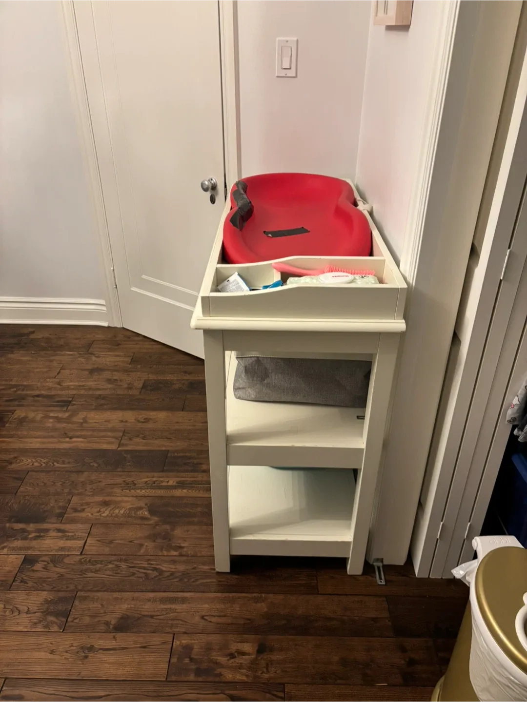 Pottery Barn Baby Changing Table image indicator(2)