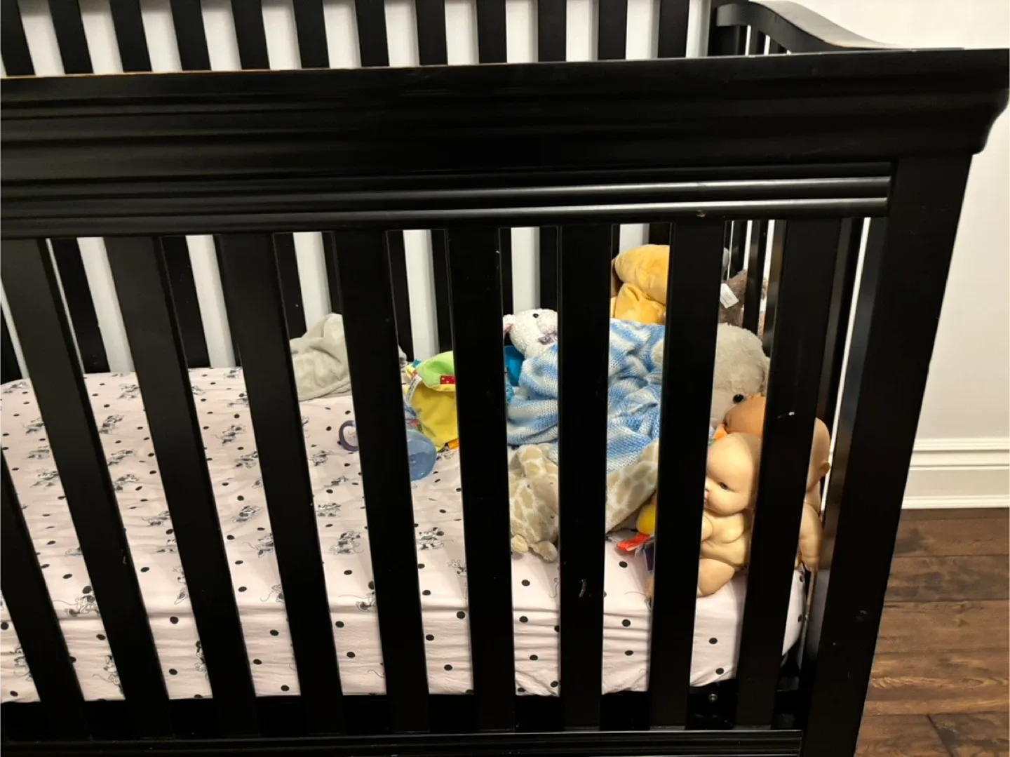 Adjustable Black Baby Crib image indicator(4)