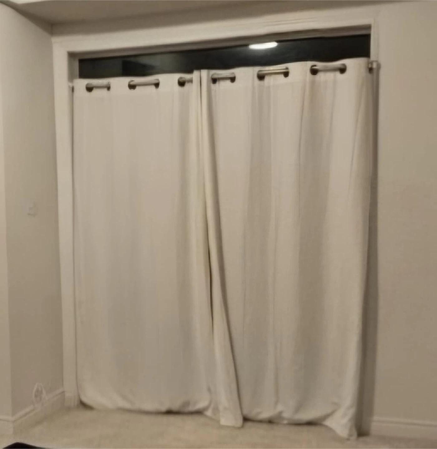 4 White Curtain