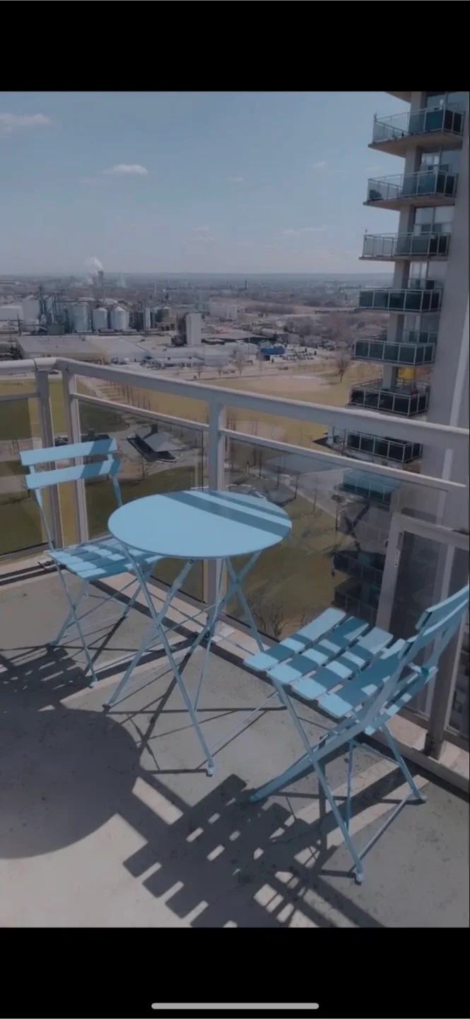 Patio set & sun chair
