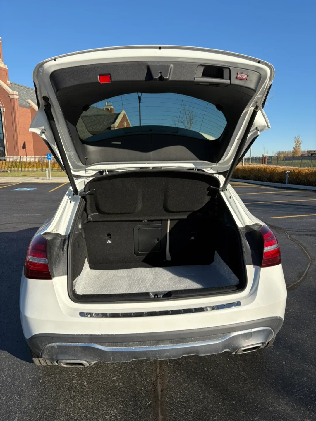 2020 Mercedes-Benz GLA-Class image indicator(7)