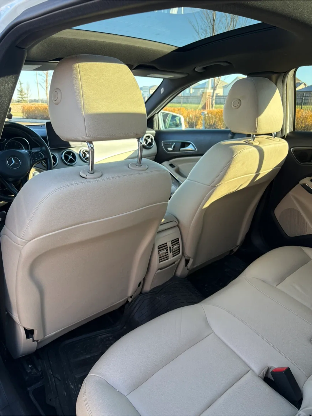 2020 Mercedes-Benz GLA-Class image indicator(8)