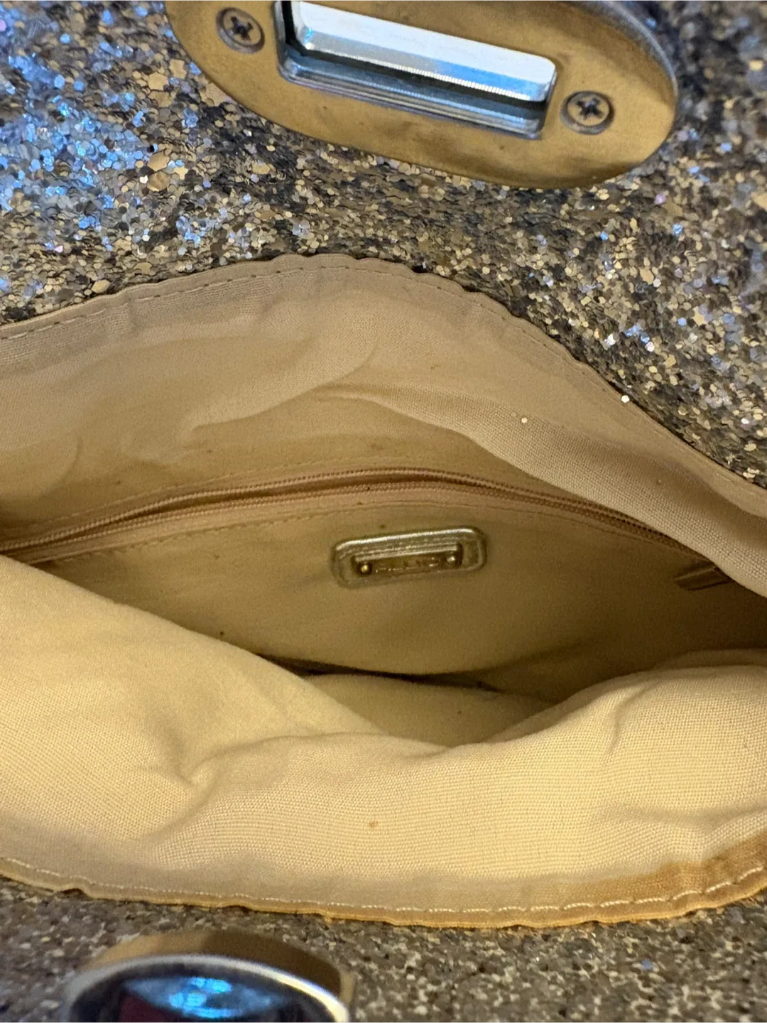 Silver Clutch Purse image indicator(3)