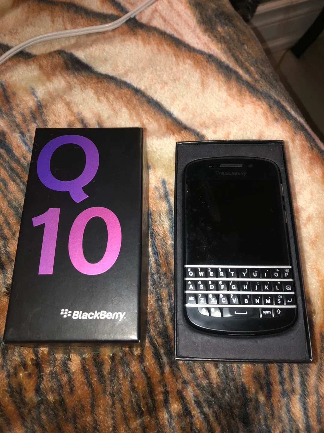 BlackBerry Q10 Smartphone - Box Included