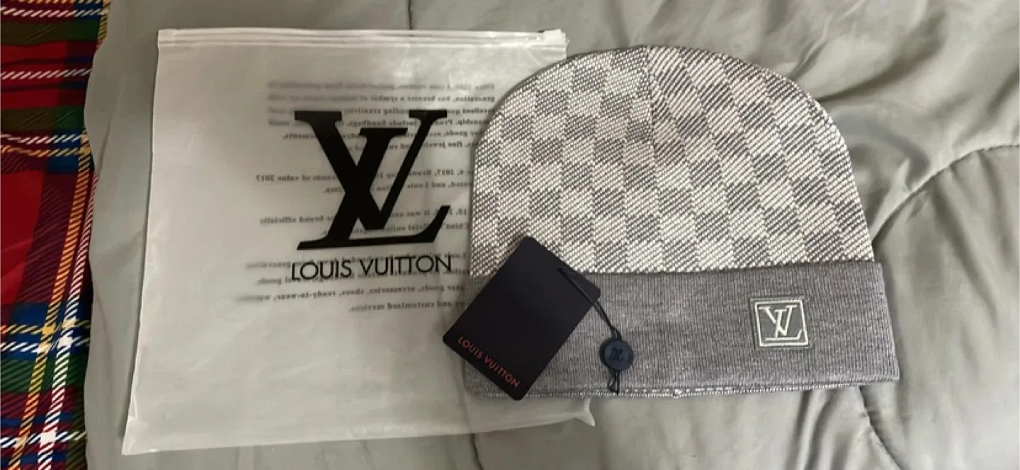Louis Vuitton  Beanie image indicator(3)