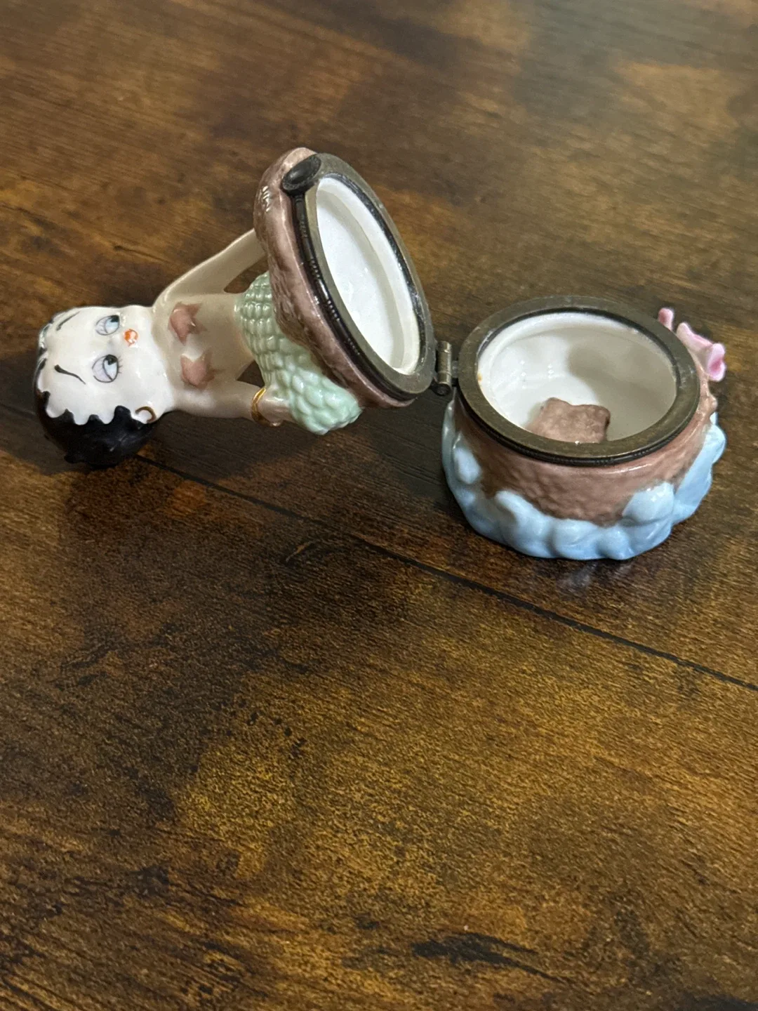 Betty Boop Mermaid Trinket Box image indicator(6)