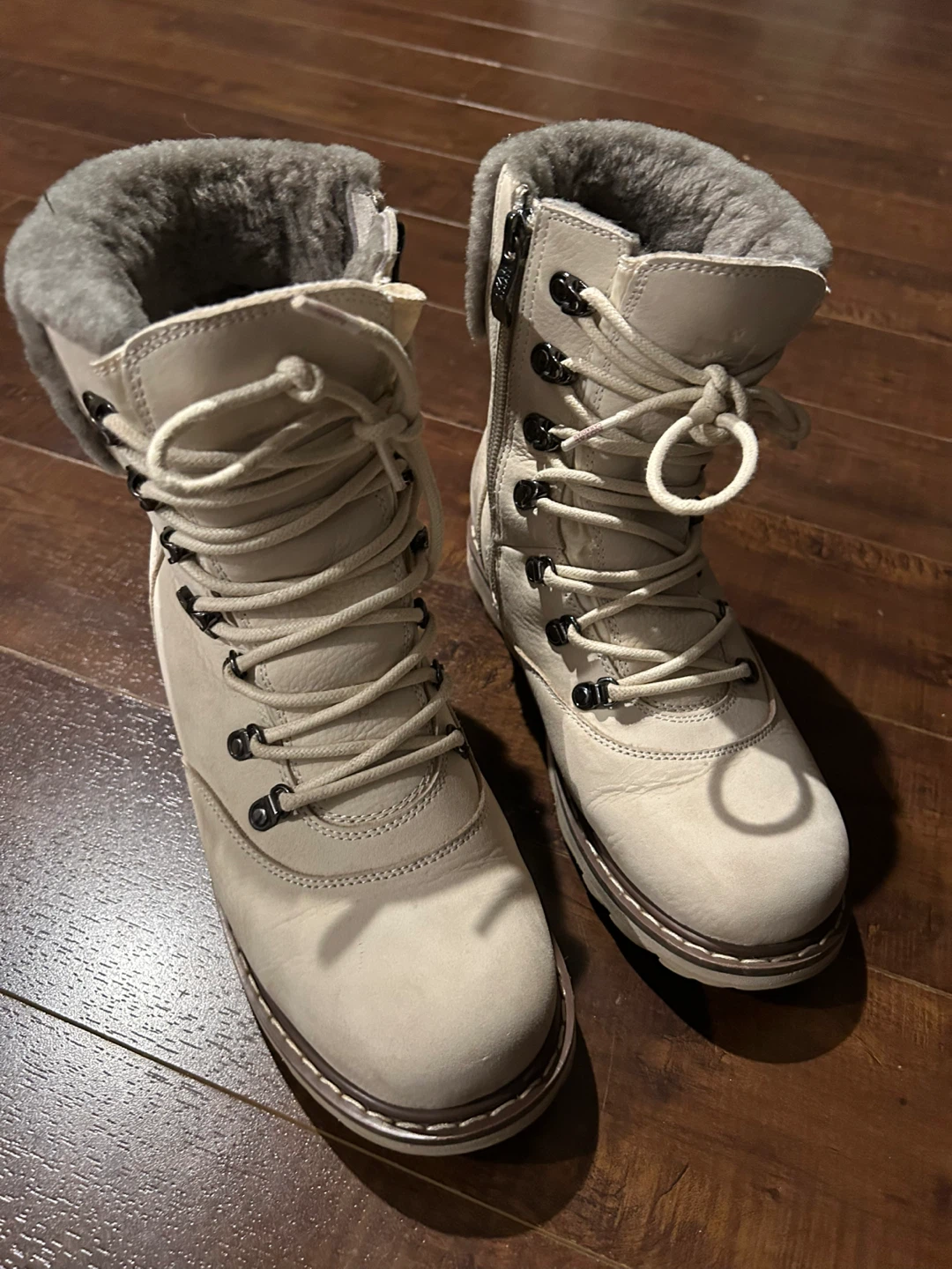 Royal Canadian Cream Winter Boots, Size 7.5 - photo 2